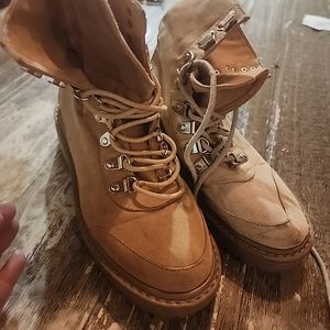 Forever 21 ladies boots Size 6